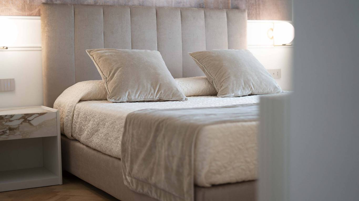 Hotel elite pillows hot sale